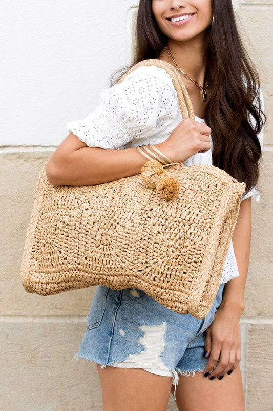 10ef98a42bd8504d2c9d717e44d1122e6c5ac43c867516c211c8717ef49545e3 Straw Traveler Tote - Image 3