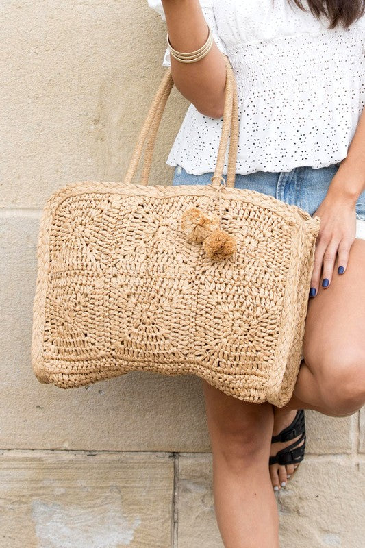 13e78290a89c6702f7a3e57da9d71a19c417a96d256440d69990a8f34d3f54d2 Straw Traveler Tote