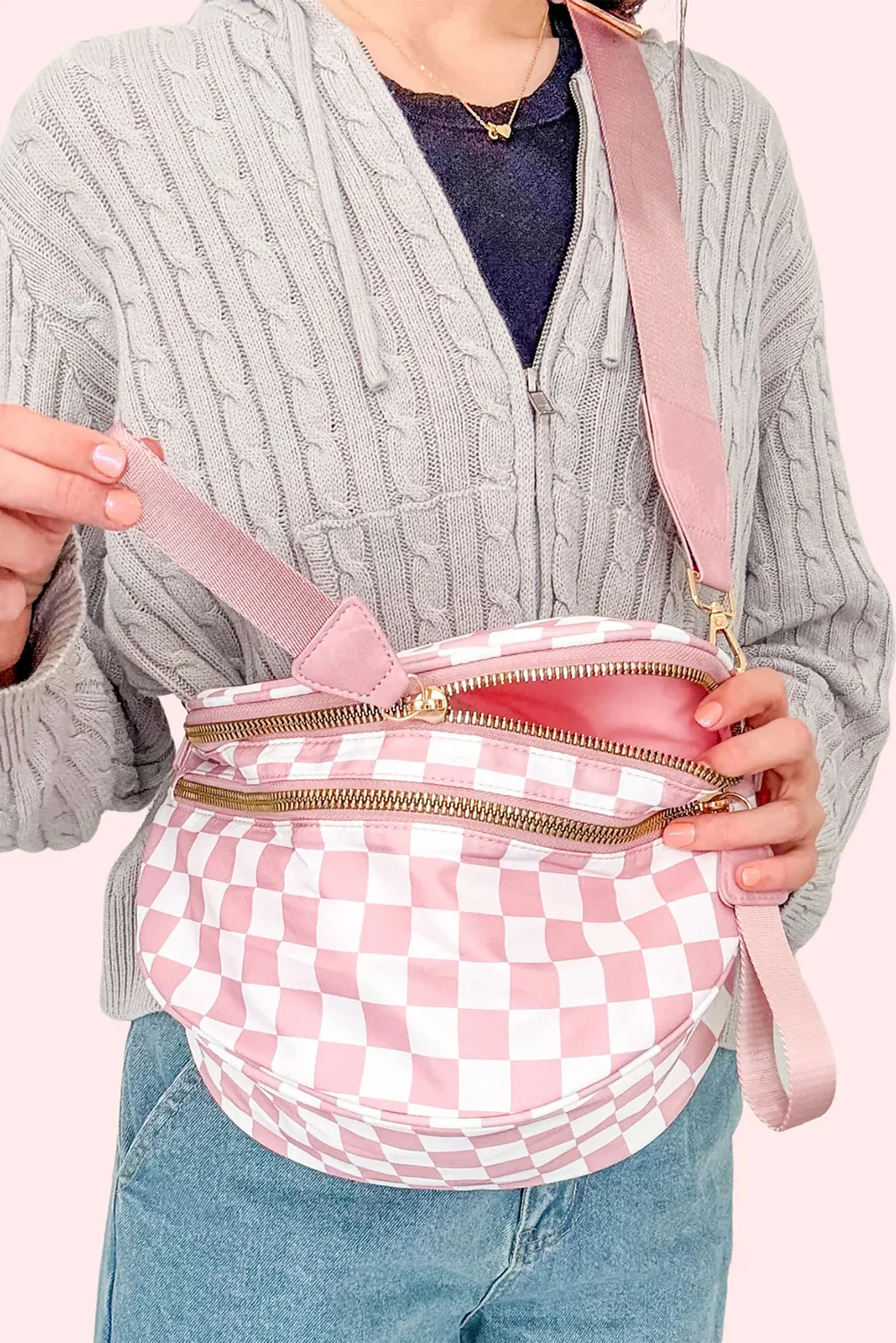 68b62234d7f308a007b649a39c929bc1d13affbcb0c21a055f5ee55dc4c3d904 Pink Checkered Print Wide Strap Large Crossbody Bag