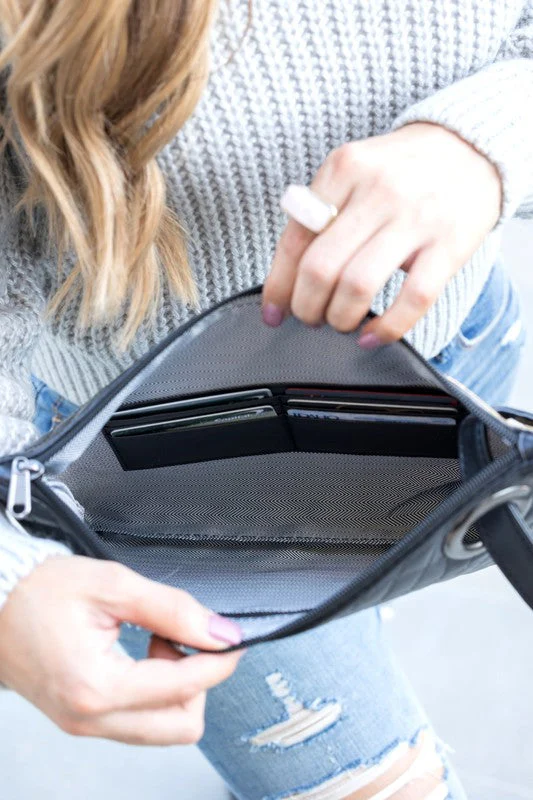 b6b5c30dead422789ff4885228bce6b2604a181c8c2cfe6e75fee839a993a00c Quilted Wristlet Clutch - Image 4