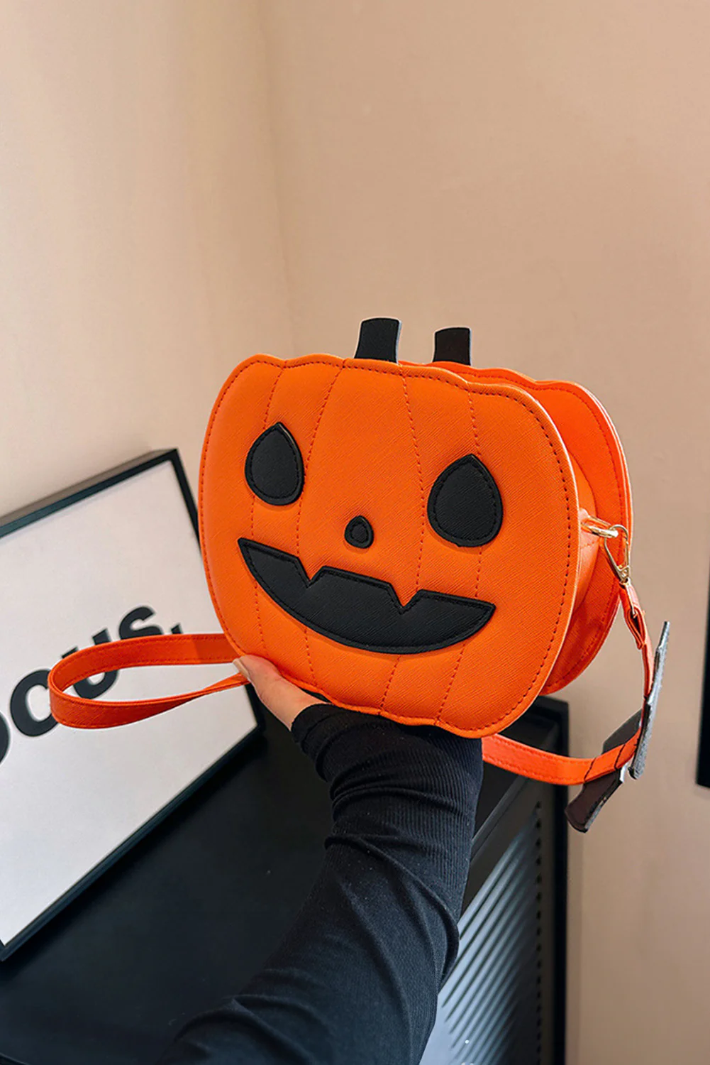 bcff458119129aed823673b1677739c42d472b541fecba2b67d8b80120a66e91 Carrot Halloween Pumpkin PU Shoulder Bag - Image 5