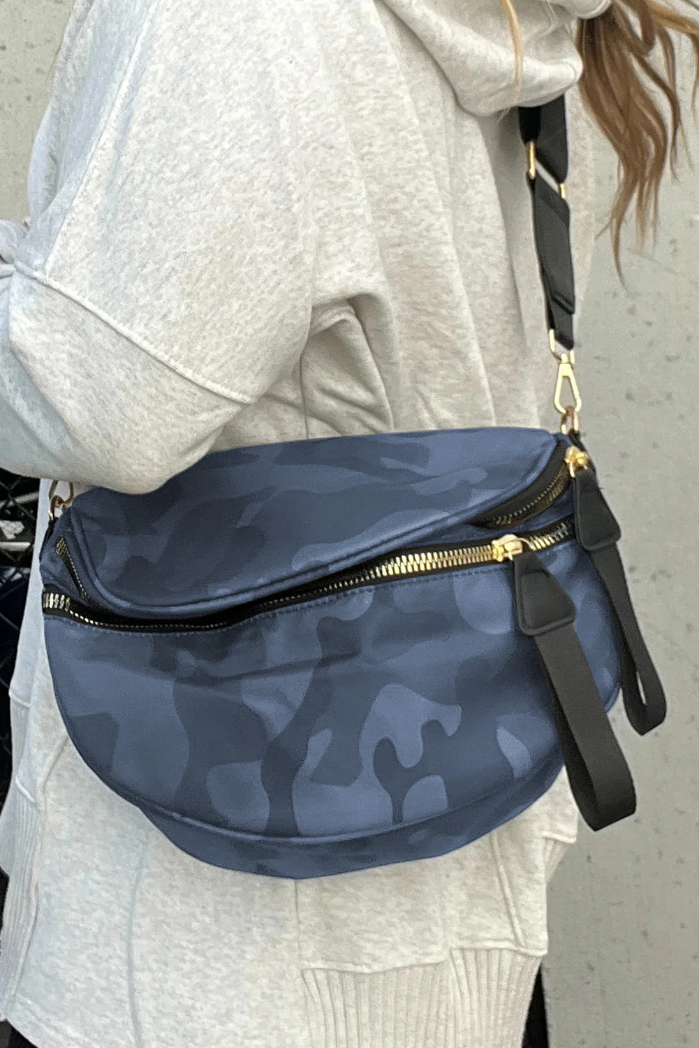 bf87fe24b37ddaac1e63f3095fb6aa9422f549dbad21d161dd19925c13fb38f3 Camouflage Print Double Zipper Crossbody Bag - Image 2