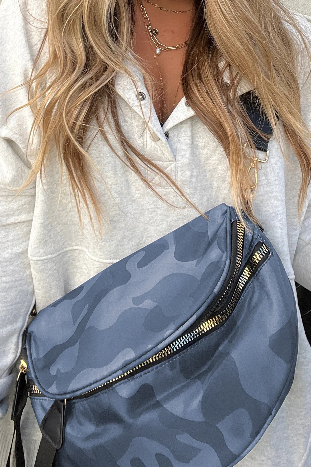 c26ea726ddf1a59d55a944da2be4075e6a215c0236c0345c01a403a061f7d686 Camouflage Print Double Zipper Crossbody Bag - Image 3